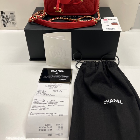 Chanel Filigree Vanity Case - Picture 2 of 9